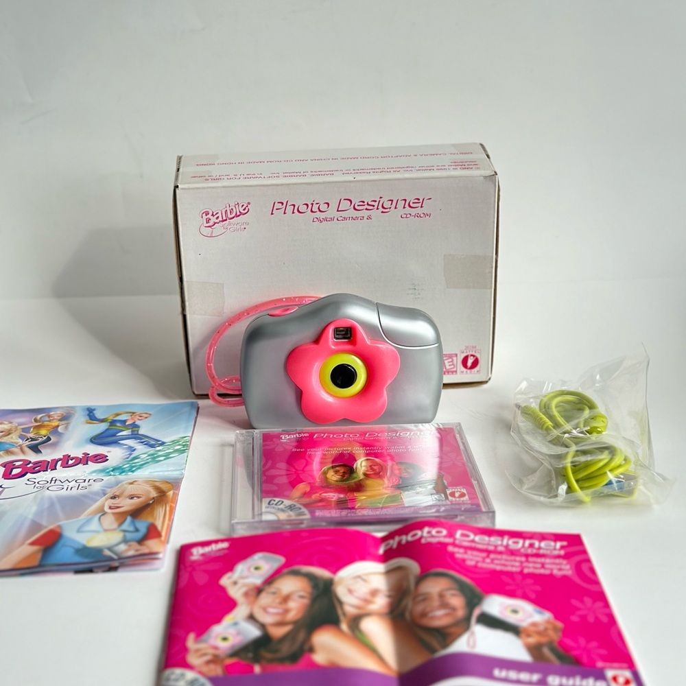 Vintage 1998 Barbie Pink Digital Camera CD-ROM Mattel Girly Fun Toy Collectible